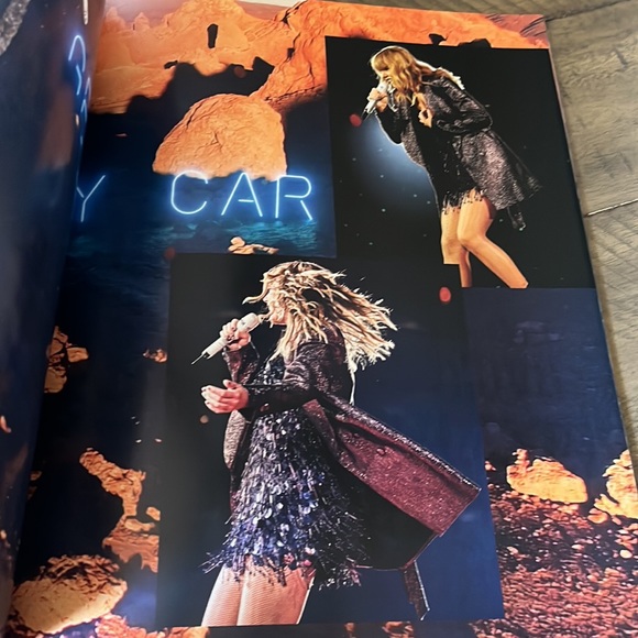 Taylor Swift Reputation Official Tour Book - Picture 6 of 8
